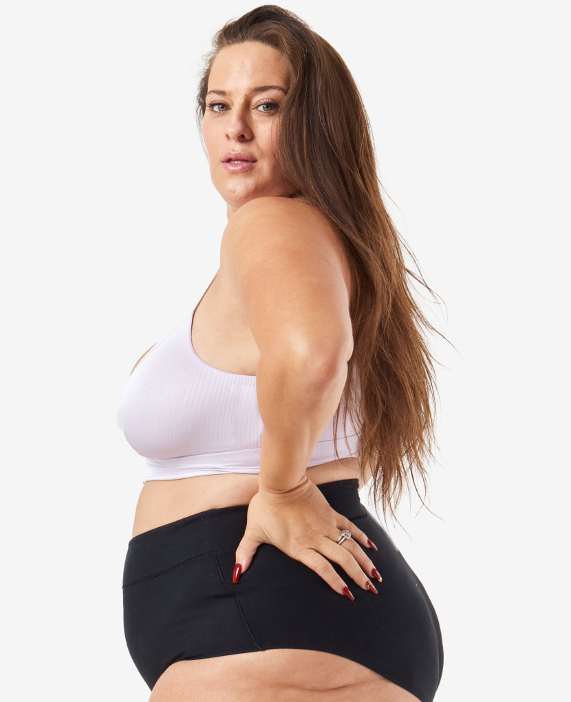 Developed with an IBCLC to optimize breast health, even in Stage 1, when the risk is highest for breastfeeding complications. Shown in Lavender Haze.