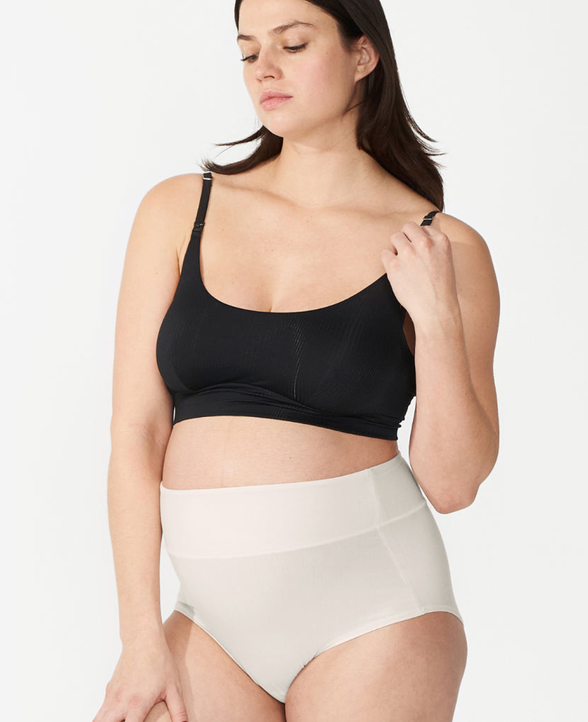 A transitional panty for maternity through postpartum — but you'll wear it well after.  Shown in Anthracite/Moon/Ember.