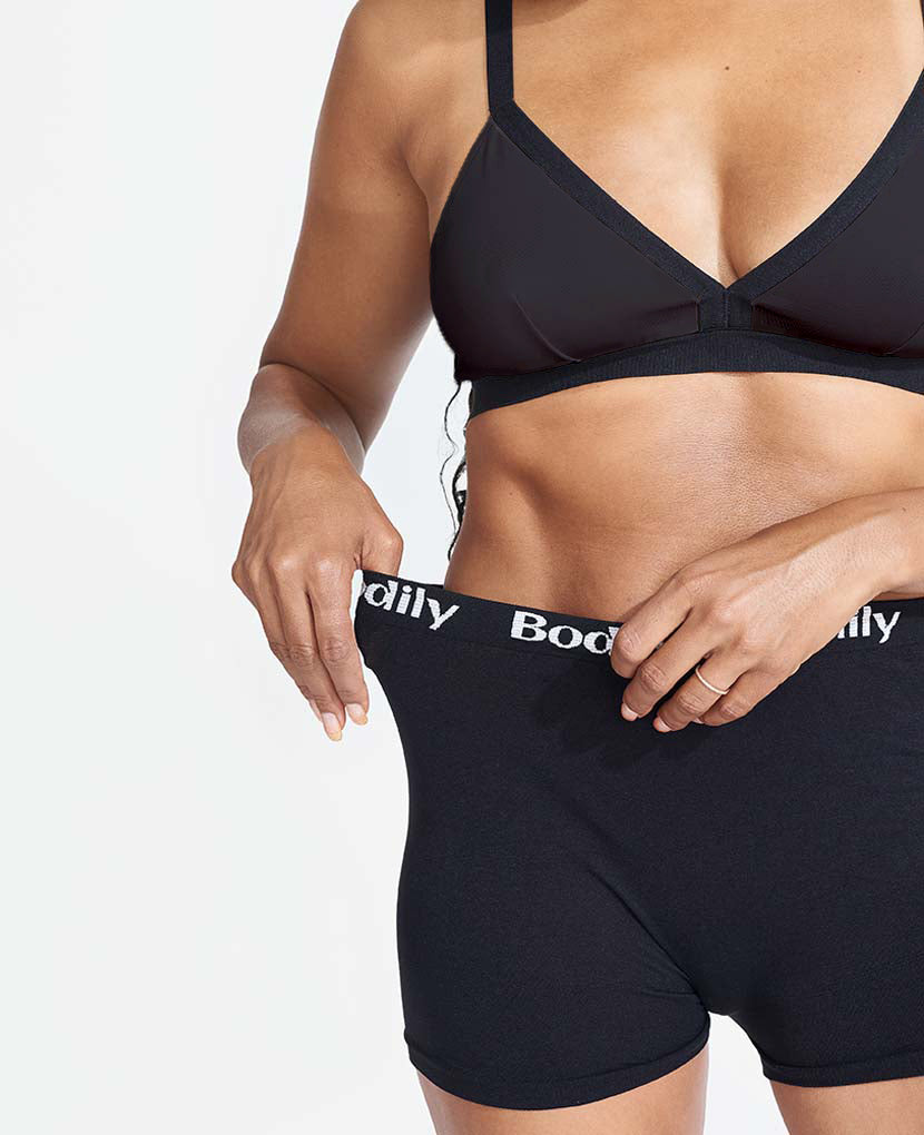 Extra stretch enables this to fit size 2 to 16 (39 inch waist).