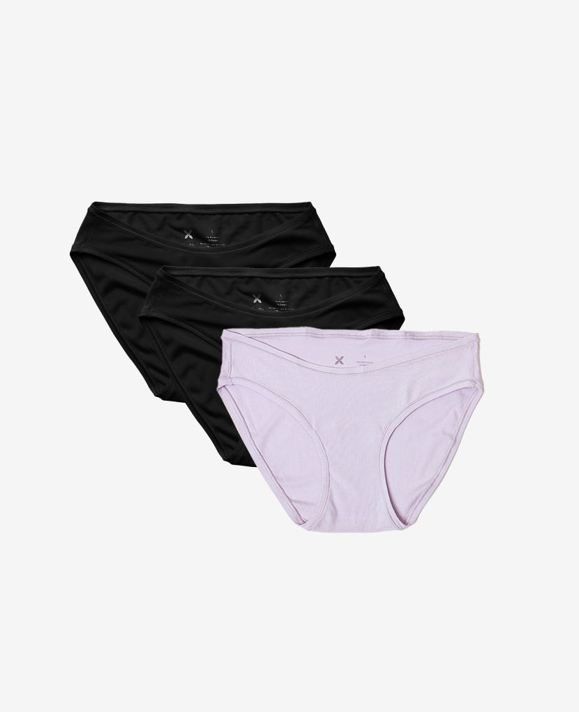 The ultimate in softness, this stretchy, underwear is designed to look and feel great throughout pregnancy and thereafter. Shown in Black/Lavender Haze.