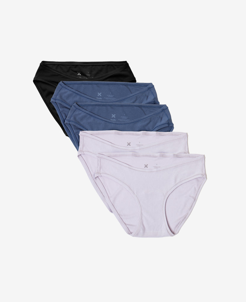 The ultimate in softness, this stretchy, OEKO-TEX certified underwear is designed to look and feel great throughout pregnancy and thereafter. Available in a 5-Pack of Black/Falls/Lavender Haze.