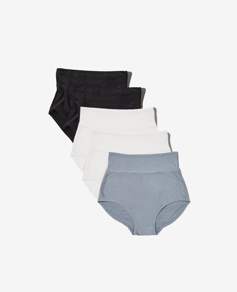 Craveably comfortable maternity-to-postpartum and C-section panty. Now available in a 5-Pack. Shown in Black/Chalk/Slate.