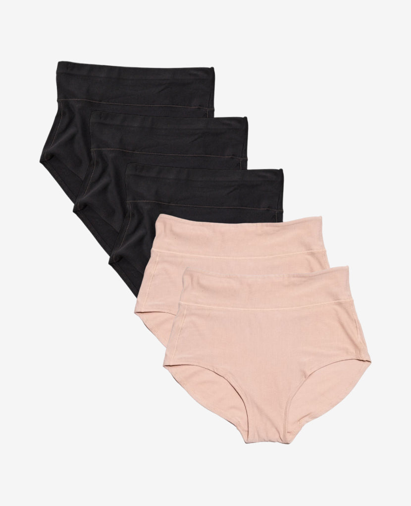 Shown in Black/Black/Clay