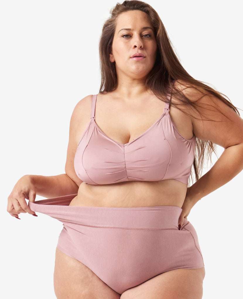 A Stage 3 best-selling hands-free pumping and nursing bra with just one layer of silky-smooth fabric. Shown in Dusk.