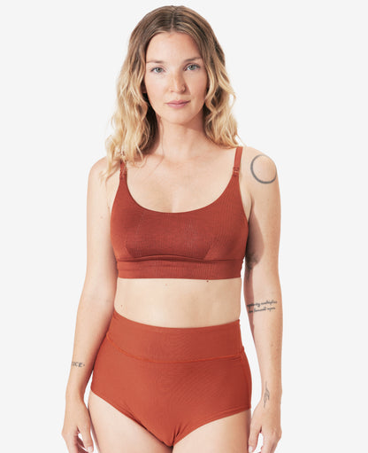 Ultra-stretchy OEKO-TEX fabric moves with your body and is incredibly soft on sensitive nipples and skin. Available in Ember.