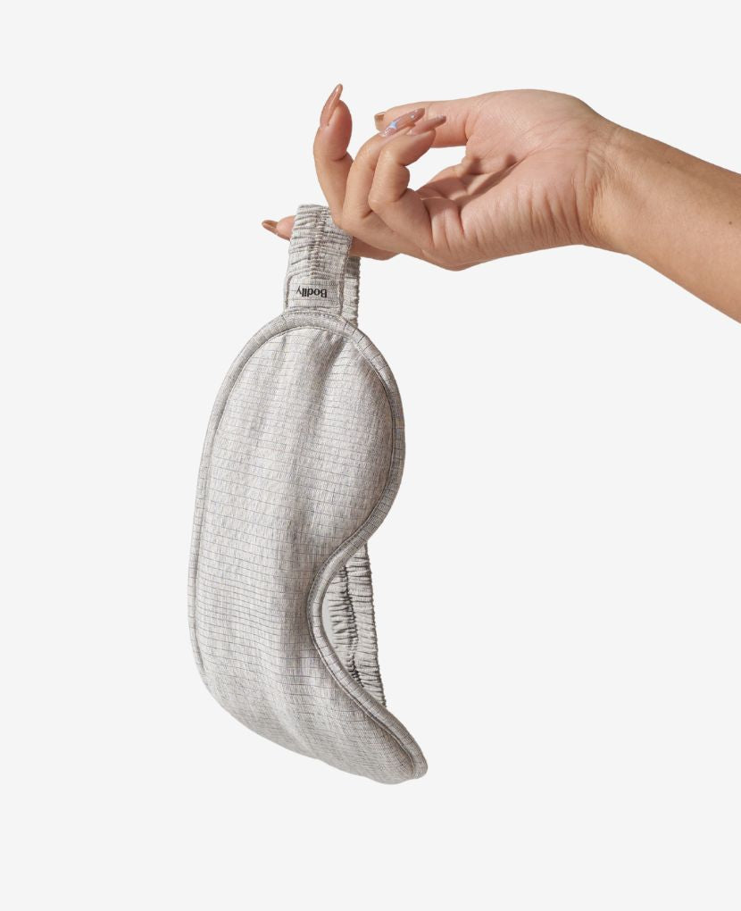 To help you get the rest you deserve, we took pillow-soft material and wrapped it in luxurious, cloud-like micro-modal fabric that blocks light so you get faster, deeper sleep.