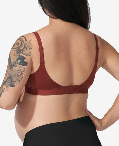 Extended back closure with five rows of clasps for ultimate flexibility. Shown in Ember.