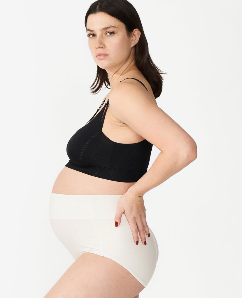 Super soft OEKO-TEX certified micromodal feels plush and gentle on sensitive skin through your body's changes. Nicole wears a Medium. Available in Chalk/Black/Slate.