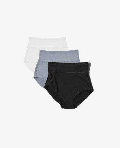 Craveably comfortable maternity-to-postpartum and C-section panty. Now available in a 3-Pack. Shown in Chalk/Black/Slate.