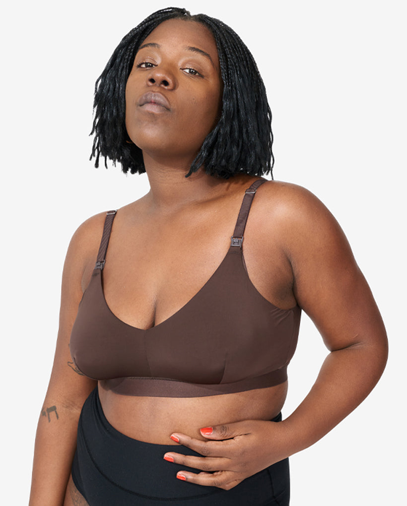  Get Back At It with this sleek, smooth, easy-to-wear Stage 2 design that introduces light support. Tahirah, 38D, wears size Large in Java.